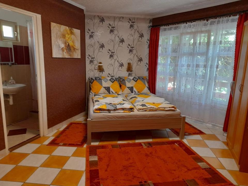 Gyöngyvirág Apartment Romhány Esterno foto