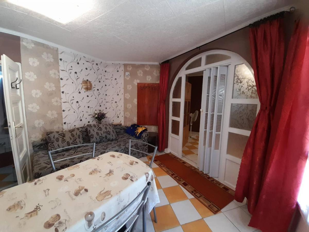 Gyöngyvirág Apartment Romhány Esterno foto