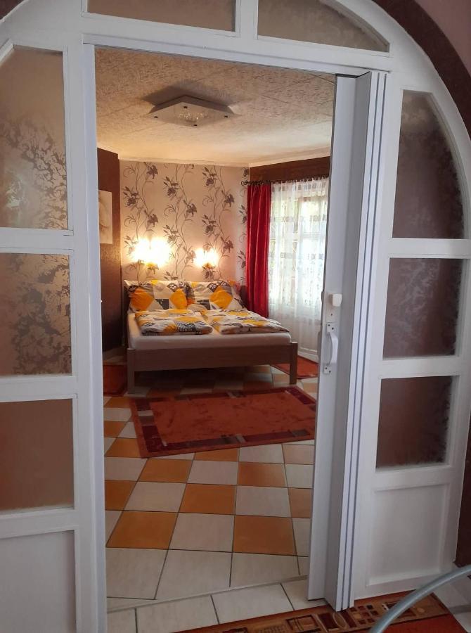 Gyöngyvirág Apartment Romhány Esterno foto
