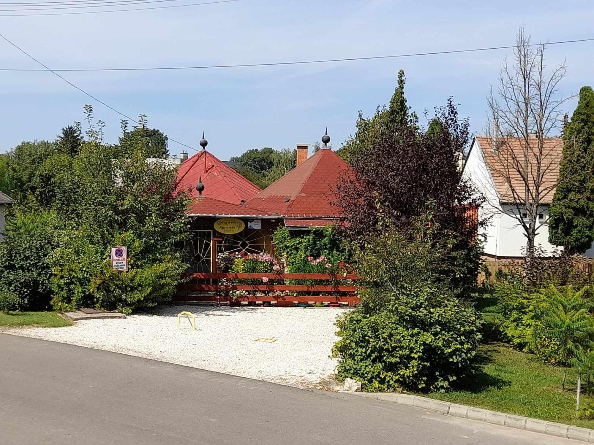 Gyöngyvirág Apartment Romhány Esterno foto